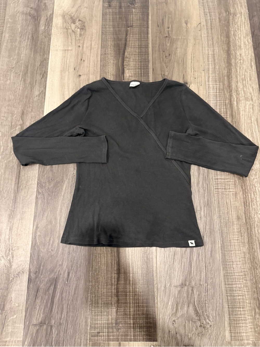 Abercrombie & Fitch Women's Black Long Sleeve Wrap-Style Tee